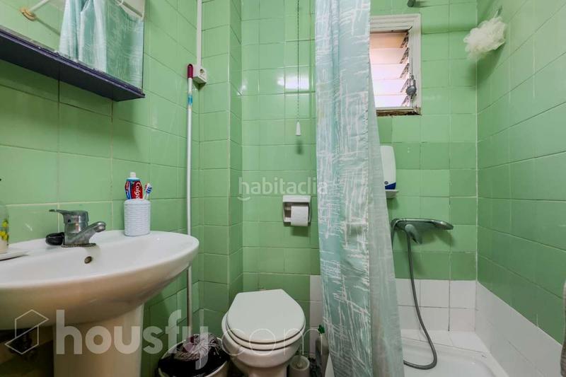 Foto 5de589cd-fd53-4c5c-b1f0-2f674c4fbfb5. Pis a carrer de santa anna . a Gòtic Barcelona