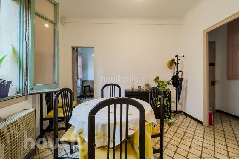 Foto 8e00e9d0-8bde-43bc-bb1d-f2bde77bfd96. Pis a carrer de santa anna . a Gòtic Barcelona