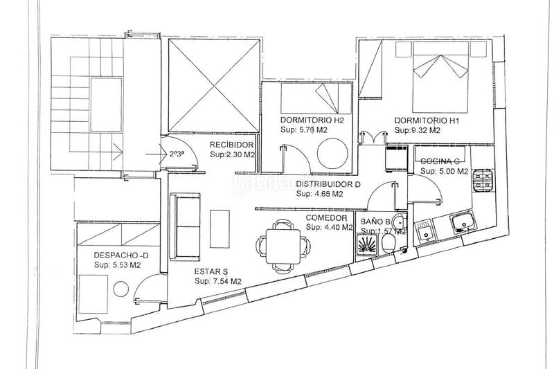 Foto e818f3ab-7b0f-4273-ae79-1c710b24ea64. Pis a carrer de santa anna . a Gòtic Barcelona