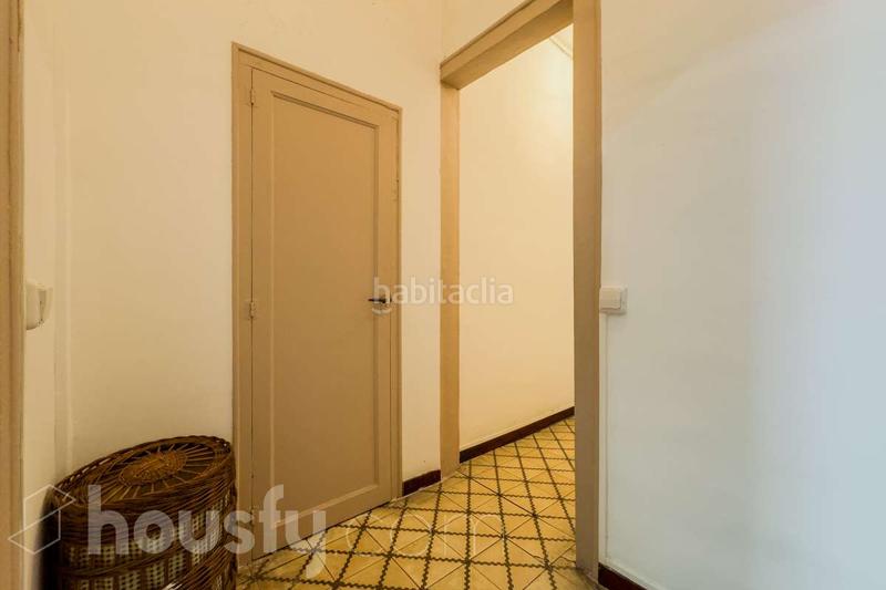 Foto 772d1722-a9b2-4fab-a765-dee473d98231. Piso en carrer de santa anna . en Gòtic Barcelona