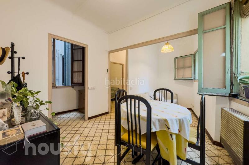 Foto 86115cd1-24b4-4113-96d2-22f9d761ef93. Piso en carrer de santa anna . en Gòtic Barcelona