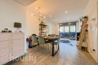 Etagenwohnung in Carrer can trias .