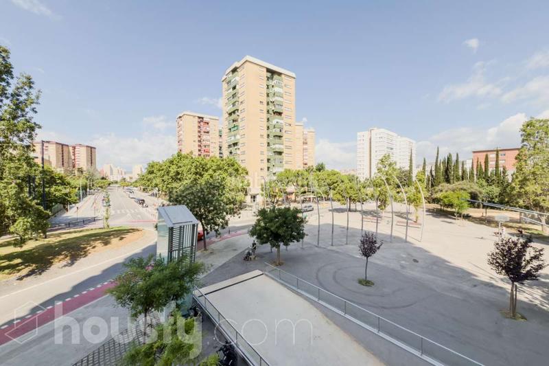 Foto 69733059-541b-49ba-8f75-32b017e52bb8. Pis a carrer can trias . a Santa Eulàlia Hospitalet de Llobregat (L´)