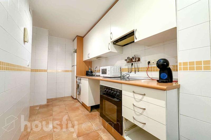 Foto 4eab6888-59c5-45c3-bd92-e847d64732ac. Appartement dans calle limonita . dans Butarque Madrid