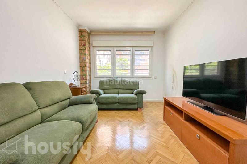 Foto e63c32ad-0fa2-44b2-acf0-fc0039addda5. Appartement dans calle limonita . dans Butarque Madrid