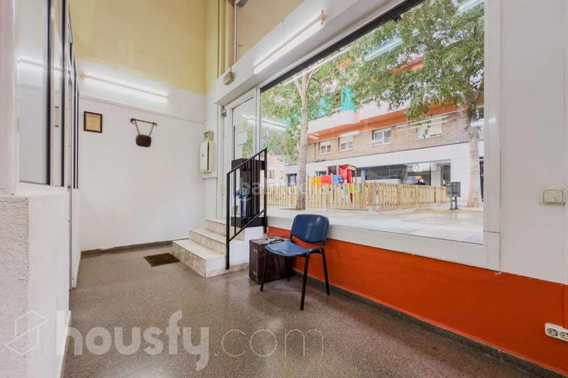 Foto f53de725-ab4e-47cc-8264-4cc8a1e82beb. Local comercial en travessera de les corts . en Sant Ramon - Maternitat Barcelona