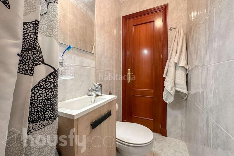 Foto f0043263-66af-42a0-b0c0-5e1575b9d9f9. Piso en calle de la tacona . en Fontarrón Madrid