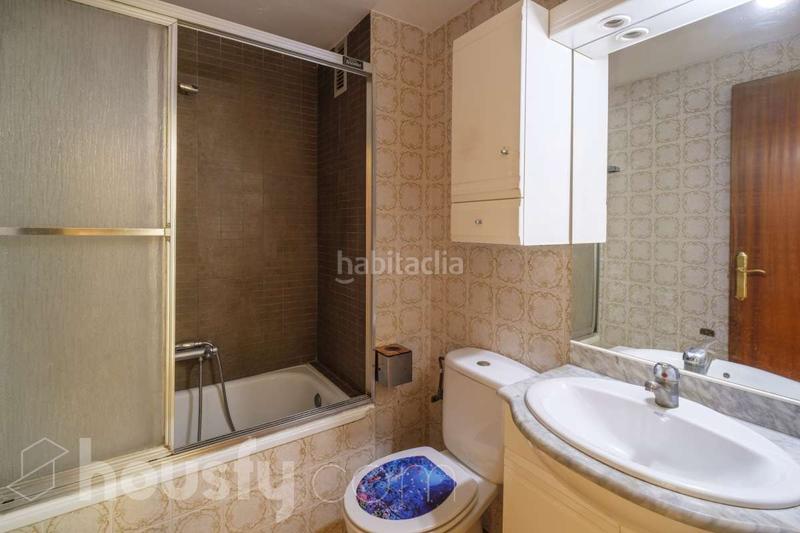 Foto 172f3a0b-744b-4d2e-95fa-84cffc12aa98. Piso en carrer vilapicina . en Vilapicina - Torre Llobeta Barcelona