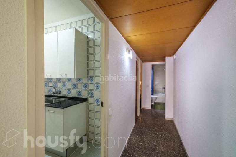 Foto 5db1ff6b-aaf6-473b-a48a-7ba04a9c357a. Piso en carrer vilapicina . en Vilapicina - Torre Llobeta Barcelona