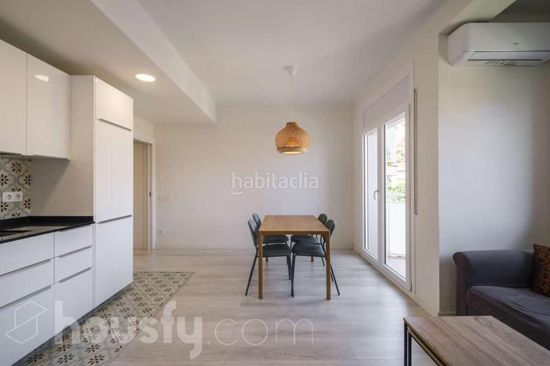 Foto c1ed3fa0-1bf1-482d-b396-4a31983d6601. Appartamento in carrer del segle xx . in Guinardó Barcelona