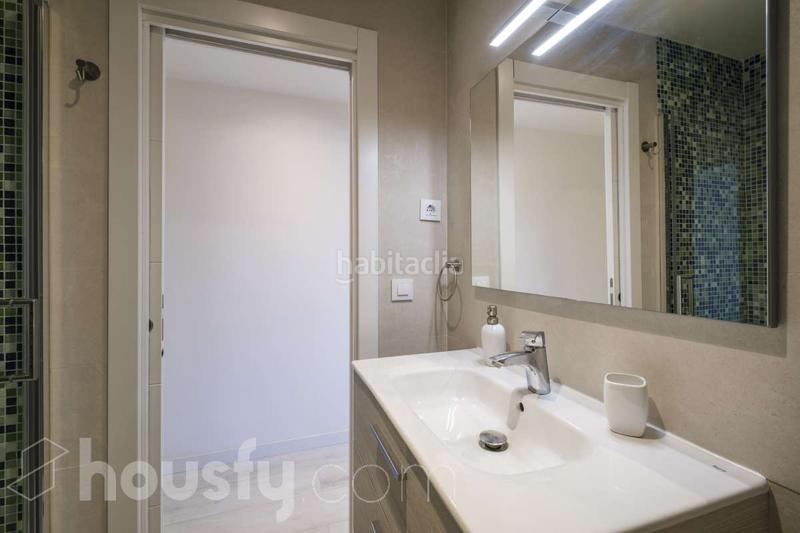 Foto d4738790-3c61-4d40-9ba9-95740f0e93f2. Piso en carrer del segle xx . en Guinardó Barcelona