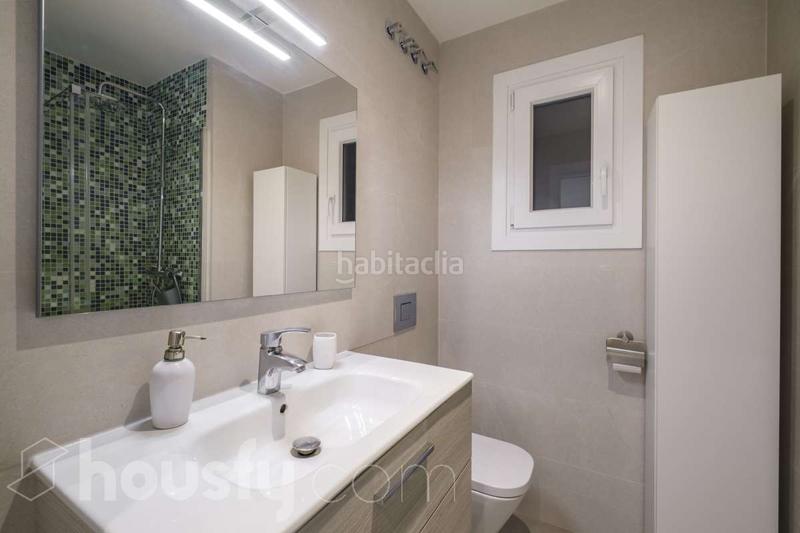 Foto dd20fc94-322d-4a0c-ad36-a86b53714157. Piso en carrer del segle xx . en Guinardó Barcelona