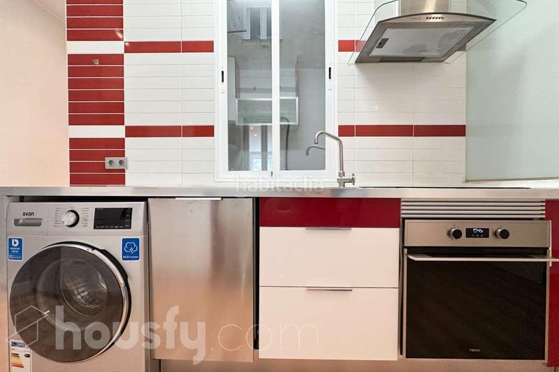 Foto f097f3cd-d56c-4585-a8ba-73b54eb2647d. Piso en calle de santa engracia . en Ríos Rosas-Nuevos Ministerios Madrid