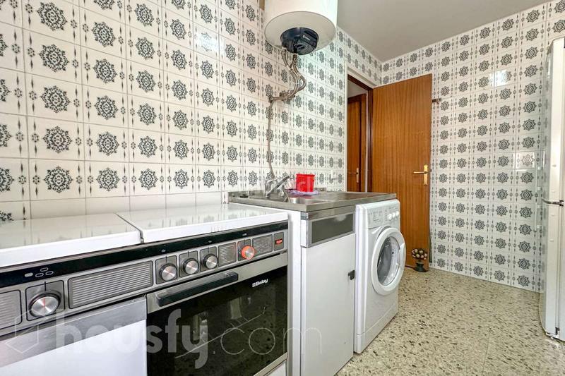 Foto cc54364b-5f12-4b1a-a623-bdf81165322e. Piso en av. San Fermín . en San Fermín Madrid