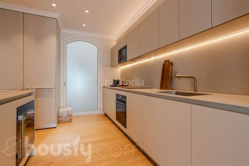 Foto 0b091d6c-77cf-4ad3-ad36-b3bfe9b1b19c. Flat in passeig de colom . in Gòtic Barcelona
