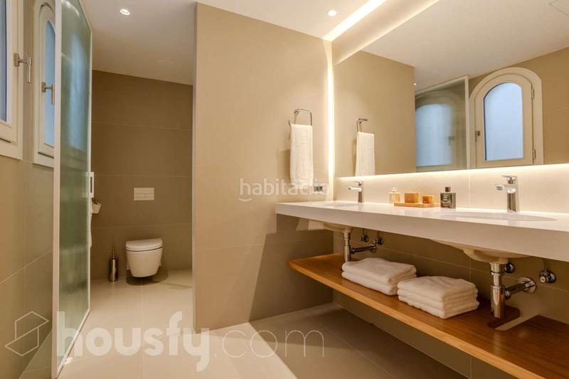 Foto 22734f9c-5342-4e72-b3af-c09a27096a15. Flat in passeig de colom . in Gòtic Barcelona