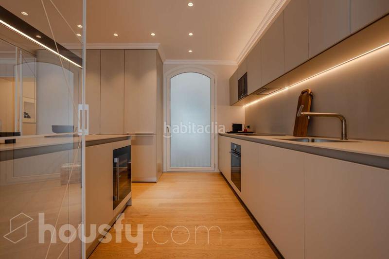 Foto bc191d28-07eb-4b6f-a259-93ae2581cf42. Flat in passeig de colom . in Gòtic Barcelona