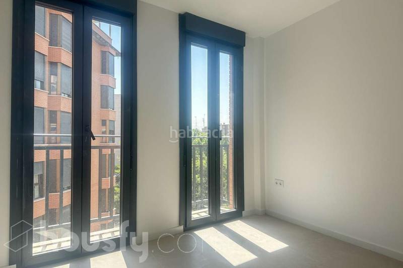 Foto 4393febe-dcc0-4fe0-a1ce-8eb39691f869. Piso en calle del labrador . en Acacias Madrid