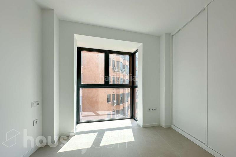 Foto db35fb6a-8c51-46ac-a5f5-fe4c7944ee55. Piso en calle del labrador . en Acacias Madrid