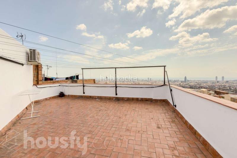 Foto 5c438292-b99d-4e62-9bb3-3a3573097eb0. Piso en carrer del telègraf . en Guinardó Barcelona