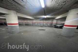 Aparcament cotxe a Carrer de berlín .