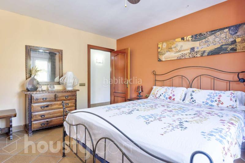 Foto 2420f0e0-1500-441b-81c1-648d47d7cb8d. Casa pareada en carrer de lleó . en Ca n´Oriol Rubí