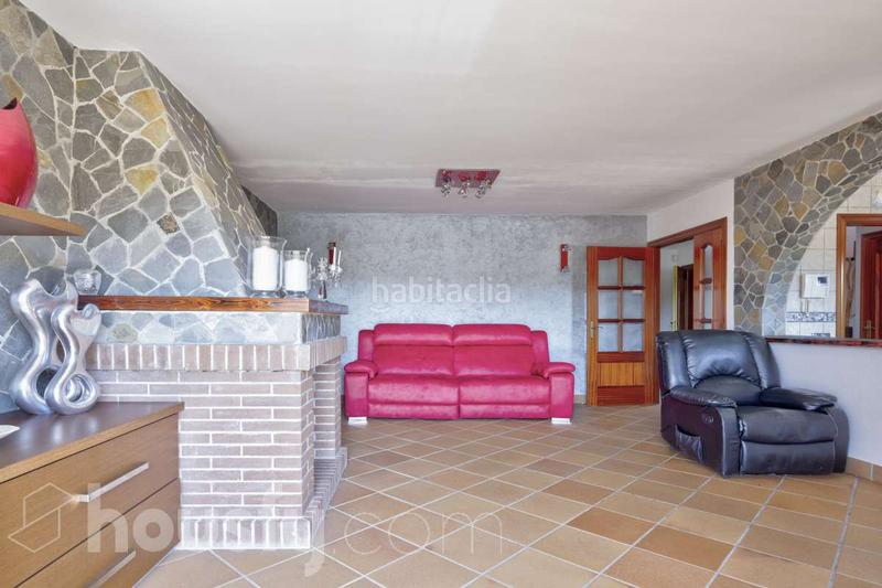 Foto 58c84654-b3ae-432f-a4f4-5c2ee953925c. Casa pareada en carrer de lleó . en Ca n´Oriol Rubí