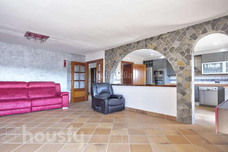 Foto 7f790f4d-358d-4a5a-ba5c-49819207a541. Casa pareada en carrer de lleó . en Ca n´Oriol Rubí