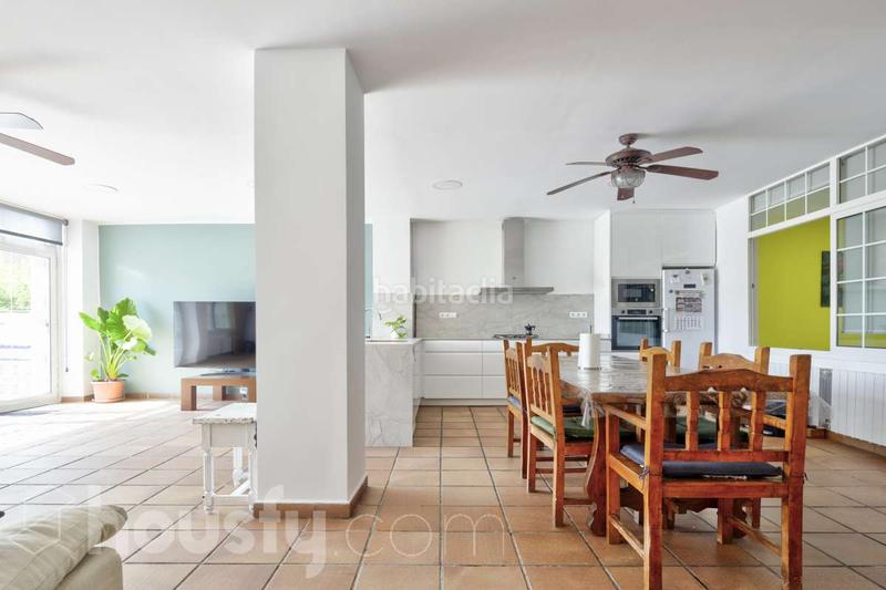 Foto a2bef0eb-404f-4fe3-bdf1-1587b6ae583c. Casa pareada en carrer de lleó . en Ca n´Oriol Rubí