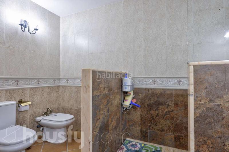 Foto b2cd5733-3d2d-4838-8d62-f8a9ba4a6968. Casa pareada en carrer de lleó . en Ca n´Oriol Rubí