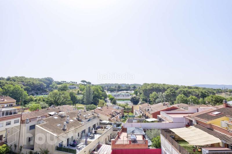 Foto edee4869-6b38-4014-876f-55ab7789f80e. Casa pareada en carrer de lleó . en Ca n´Oriol Rubí