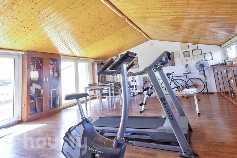 Foto 20191d9d-158b-481c-aeb5-a020cb5e3705. Towny house in carrer de lleó . in Ca n´Oriol Rubí