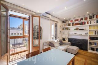 Flat in Carrer de la Diputació .
