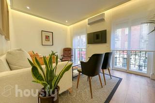 Etagenwohnung in Calle de la Santísima Trinidad .