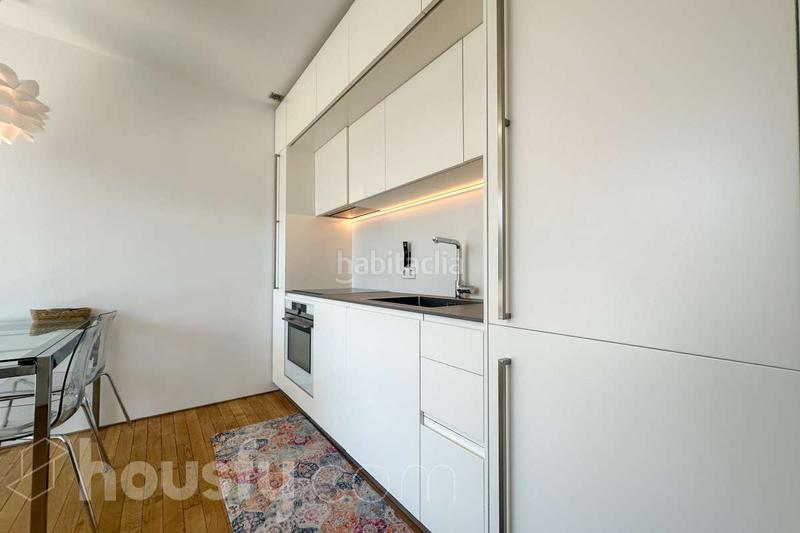 Foto 291fad47-cef8-4051-b428-fff07fe39c79. Appartement dans calle javier ferrero . dans Ciudad Jardín Madrid