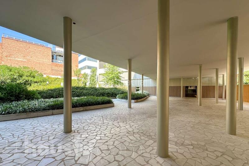 Foto f31362bb-4f08-4dbe-b0e7-89e2129fc5f0. Appartement dans calle javier ferrero . dans Ciudad Jardín Madrid