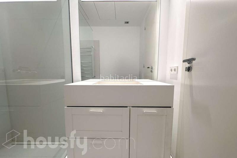 Foto 4b3a2677-25e7-4350-99e9-2a1e2dfcc4bc. Flat in calle javier ferrero . in Ciudad Jardín Madrid