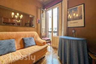 Appartement à Cl. balmes .