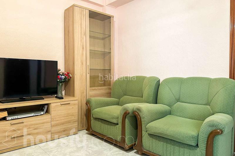 Foto 35f3a53e-c647-4bf7-a3cc-c68878cd5649. Erdgeschoss in calle lópez de hoyos . in Colina Madrid