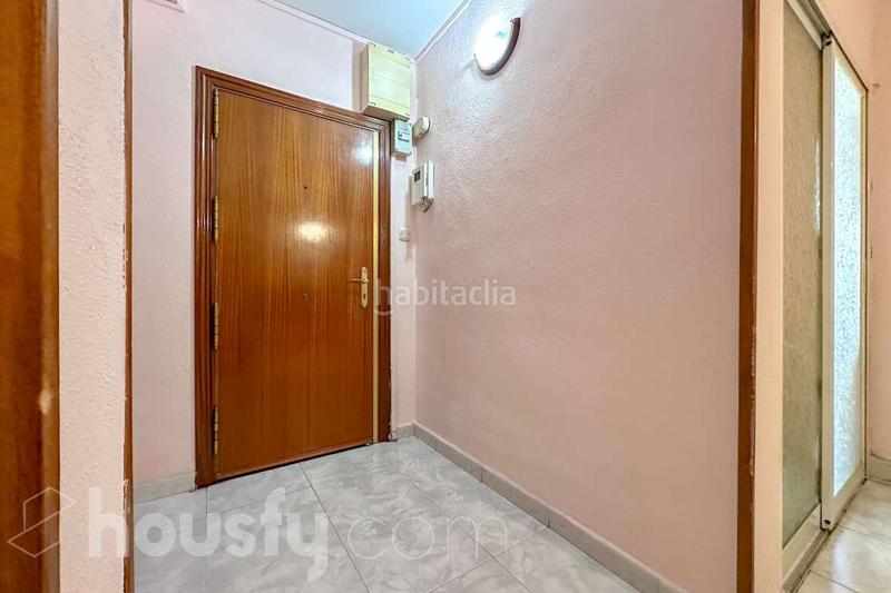 Foto 383db501-ed7f-4b4f-bdde-69f8877c16a4. Planta baja en calle lópez de hoyos . en Colina Madrid