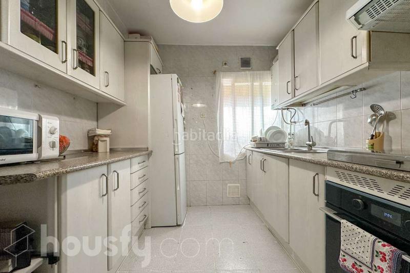 Foto 406bf5d9-5c51-4190-bcf5-92b695579c9b. Planta baja en calle lópez de hoyos . en Colina Madrid