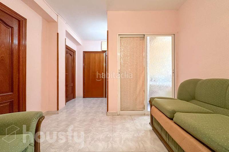 Foto ae07160d-1a49-4e8c-8ffb-357b86734a04. Planta baja en calle lópez de hoyos . en Colina Madrid