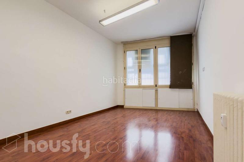 Foto 09d2a687-862f-4e3f-af66-0fc74fd68759. Piso en carrer balmes . en Putget - Farró Barcelona