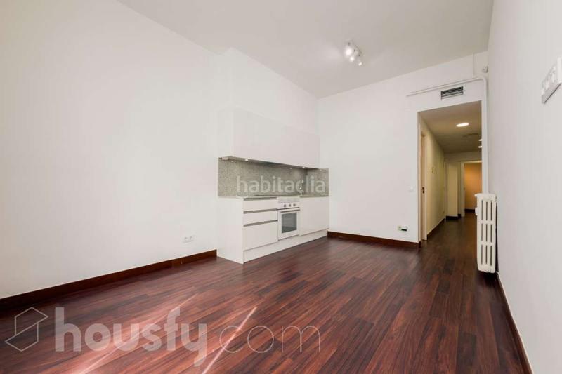 Foto 0af486fb-e956-4b0d-9004-96a4c01fe899. Piso en carrer balmes . en Putget - Farró Barcelona