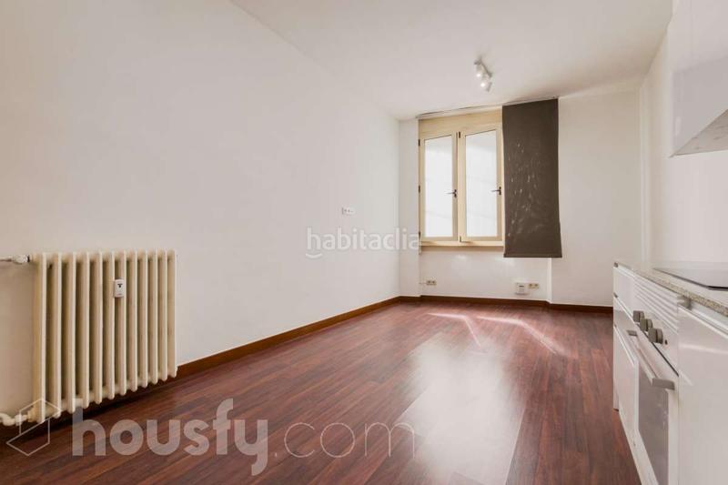 Foto 2d71248a-6035-45c2-b0e5-7e2b33ae185a. Piso en carrer balmes . en Putget - Farró Barcelona