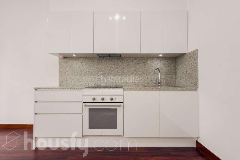 Foto 4787d68b-c4f0-4dbd-9a8b-de0e97e6b91a. Piso en carrer balmes . en Putget - Farró Barcelona