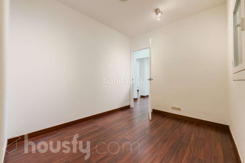 Foto 5c1a1596-ecd7-4215-bdd1-aae9c95c0ac4. Piso en carrer balmes . en Putget - Farró Barcelona
