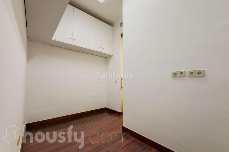 Foto 7a2a5ba6-8ed0-4732-8b3c-57fe19e676c7. Piso en carrer balmes . en Putget - Farró Barcelona