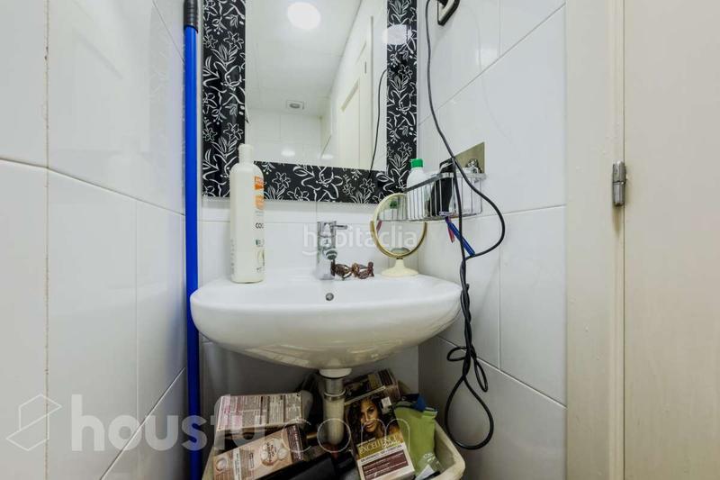 Foto 38dddd91-fa3b-43ad-8cff-8691342349b0. Piso en carrer juan de sada . en Sants-Badal Barcelona