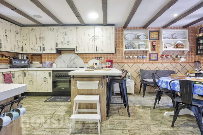 Foto 01c885bd-1b60-4ace-a468-dcb03ceb3d75. Casa a carrer dels avellaners . a Sant Muç Rubí